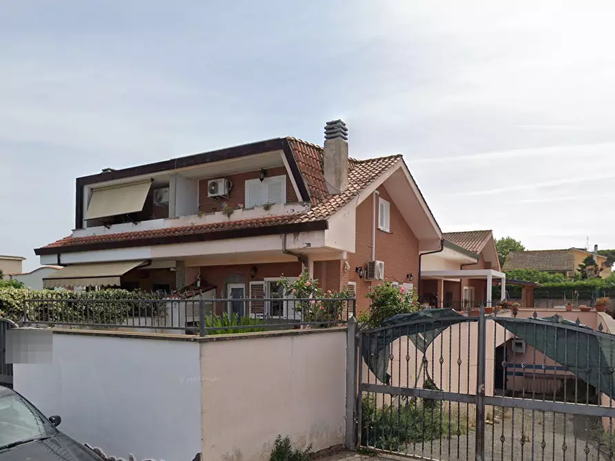 Immagine 9 di Villa in vendita  in Via Teramo a Ardea