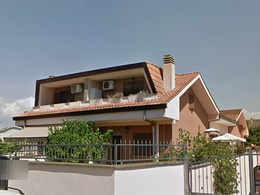 Immagine 11 di Villa in vendita  in Via Teramo a Ardea