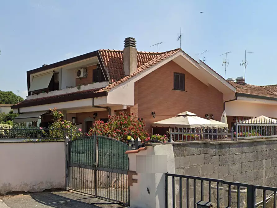 Immagine 16 di Villa in vendita  in Via Teramo a Ardea