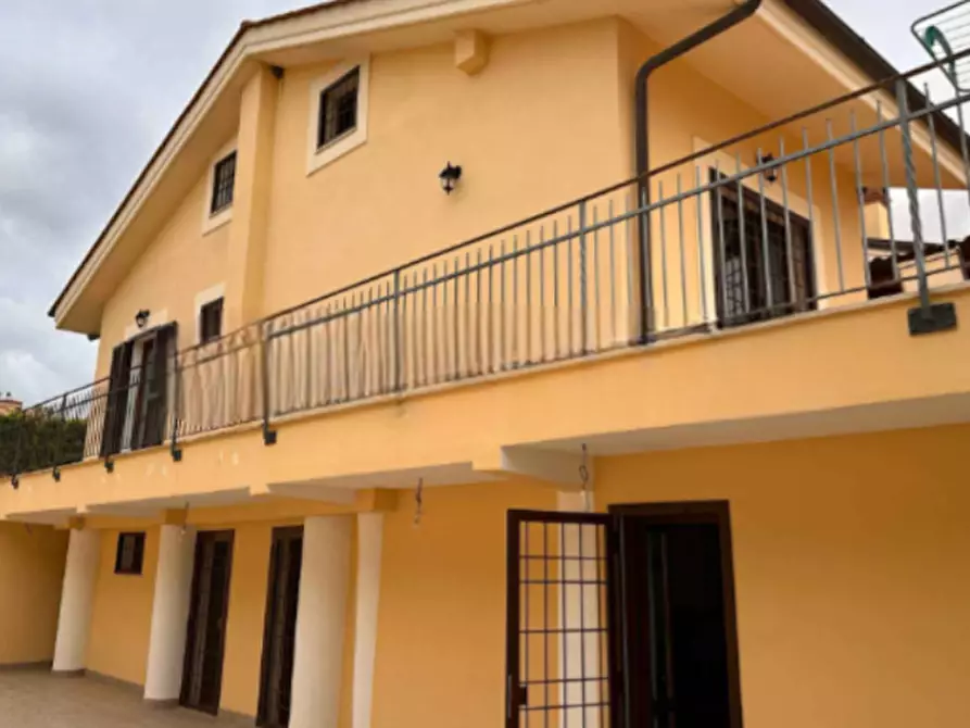 Immagine 1 di Villetta a schiera in vendita  in Via Finlandia a Albano Laziale