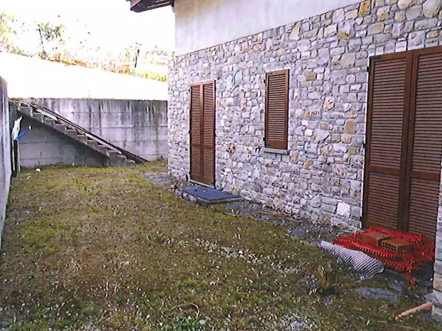 Immagine 7 di Appartamento in vendita  in Via Papa Giovanni XXIII a Caprino Bergamasco