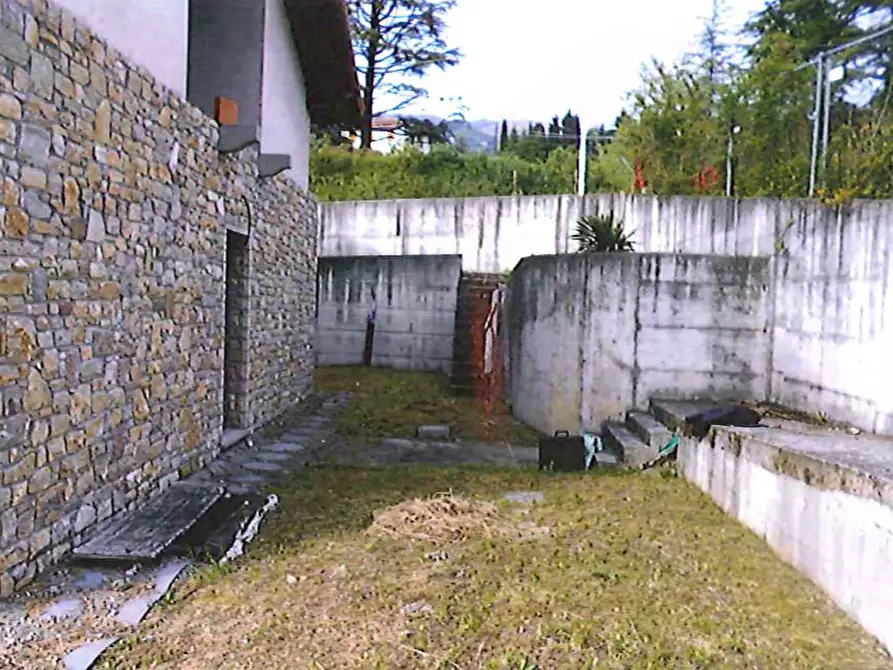 Immagine 4 di Appartamento in vendita  in Via Papa Giovanni XXIII a Caprino Bergamasco