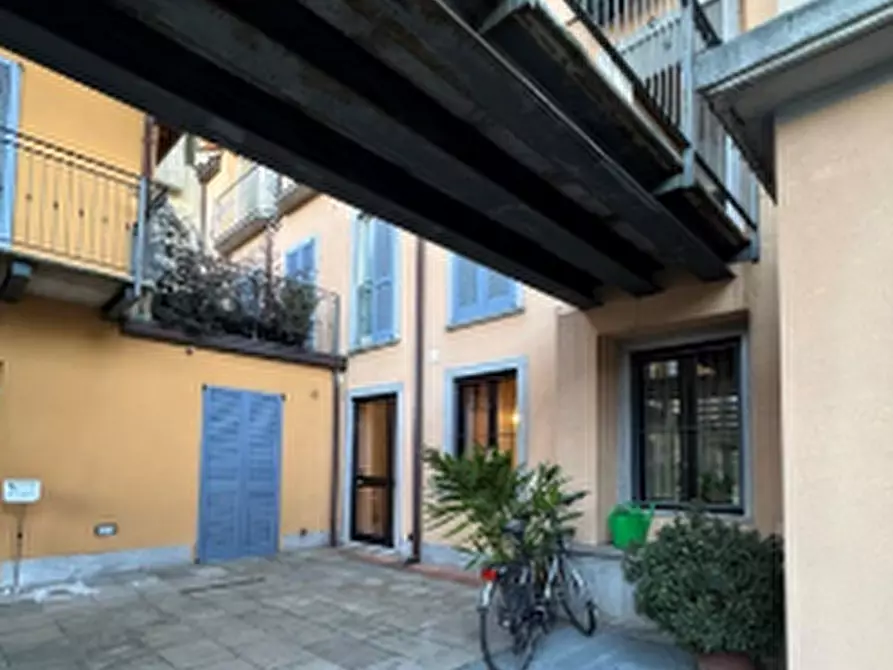 Immagine 5 di Negozio in vendita  in Via Tre Re a Brugherio