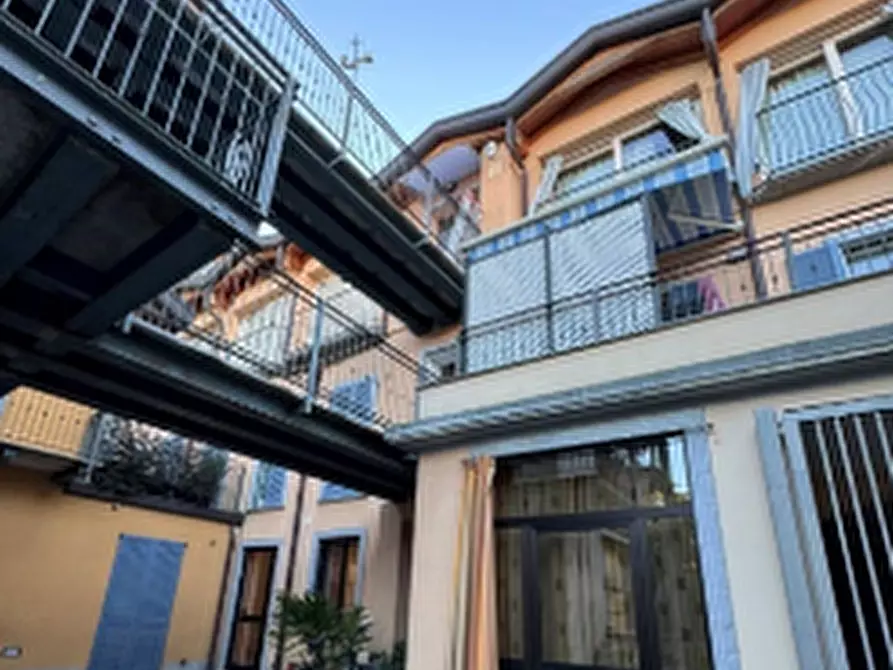 Immagine 6 di Negozio in vendita  in Via Tre Re a Brugherio