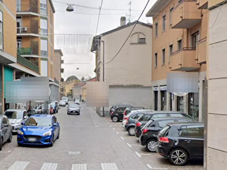 Immagine 11 di Negozio in vendita  in Via Tre Re a Brugherio