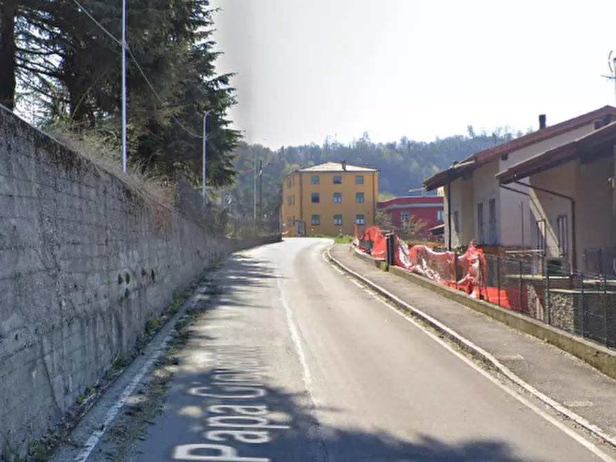 Immagine 12 di Appartamento in vendita  in  Via Papa Giovanni XXIII a Caprino Bergamasco