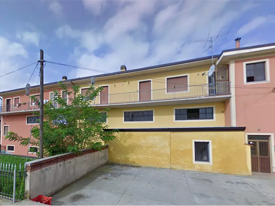 Immagine 7 di Appartamento in vendita  in Via Castrina a Travagliato