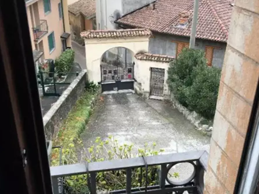 Immagine 3 di Appartamento in vendita  in Via Torre a Canzo