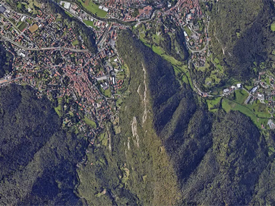 Immagine 21 di Appartamento in vendita  in Via Torre a Canzo