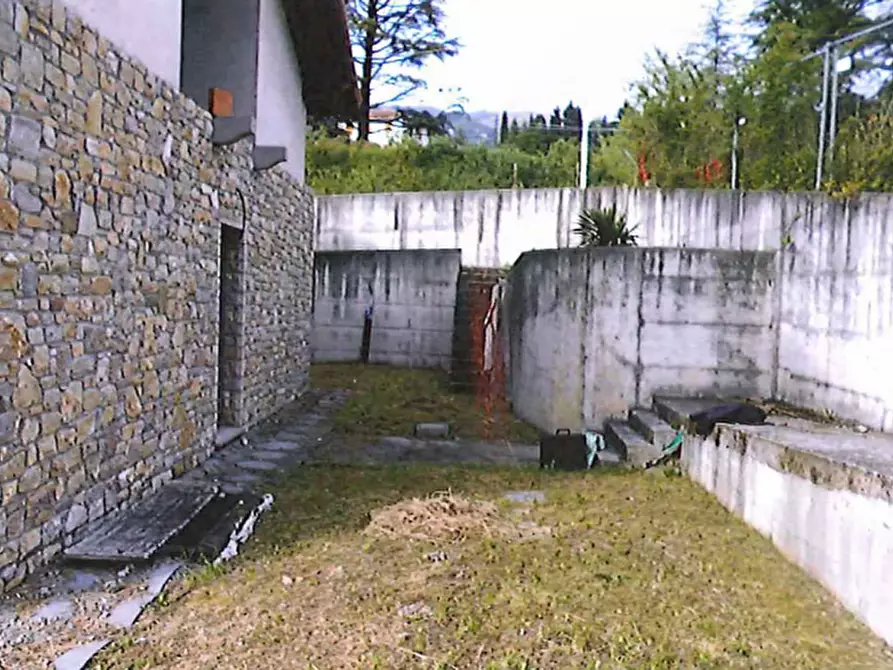 Immagine 11 di Appartamento in vendita  in Viale Papa Giovanni a Caprino Bergamasco