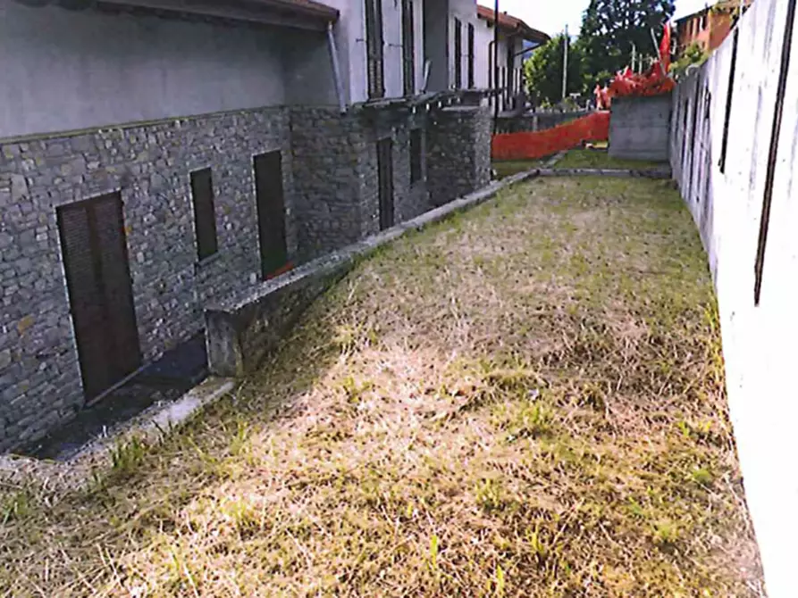 Immagine 12 di Appartamento in vendita  in Viale Papa Giovanni a Caprino Bergamasco