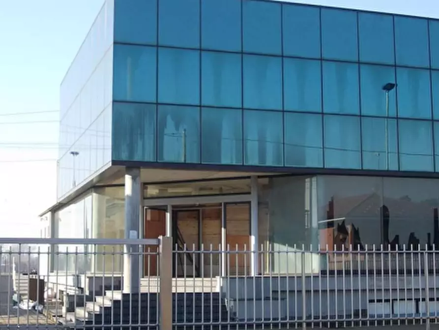 Immagine 4 di Negozio in vendita  in Via Espinasse a Magenta