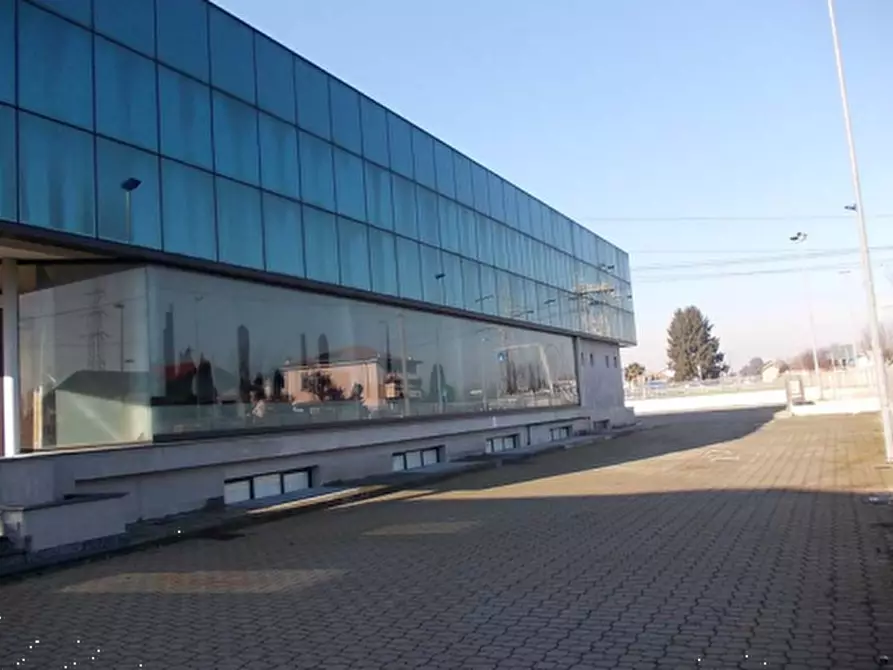 Immagine 5 di Negozio in vendita  in Via Espinasse a Magenta