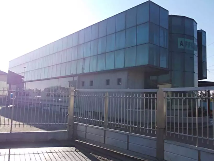 Immagine 6 di Negozio in vendita  in Via Espinasse a Magenta