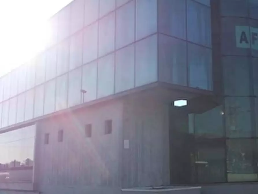 Immagine 7 di Negozio in vendita  in Via Espinasse a Magenta