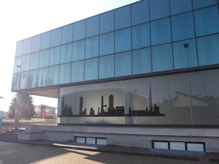 Immagine 8 di Negozio in vendita  in Via Espinasse a Magenta