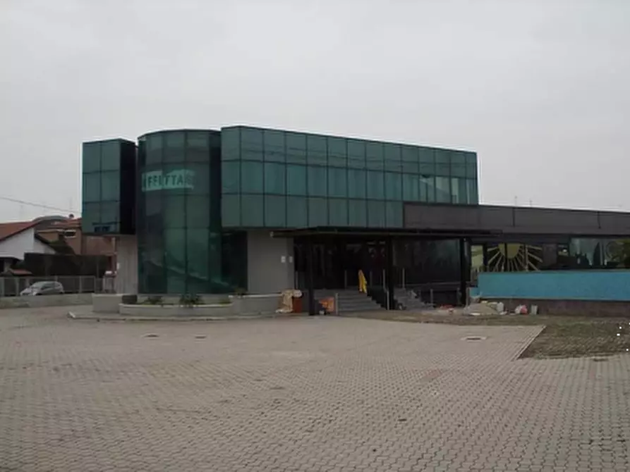 Immagine 18 di Negozio in vendita  in Via Espinasse a Magenta