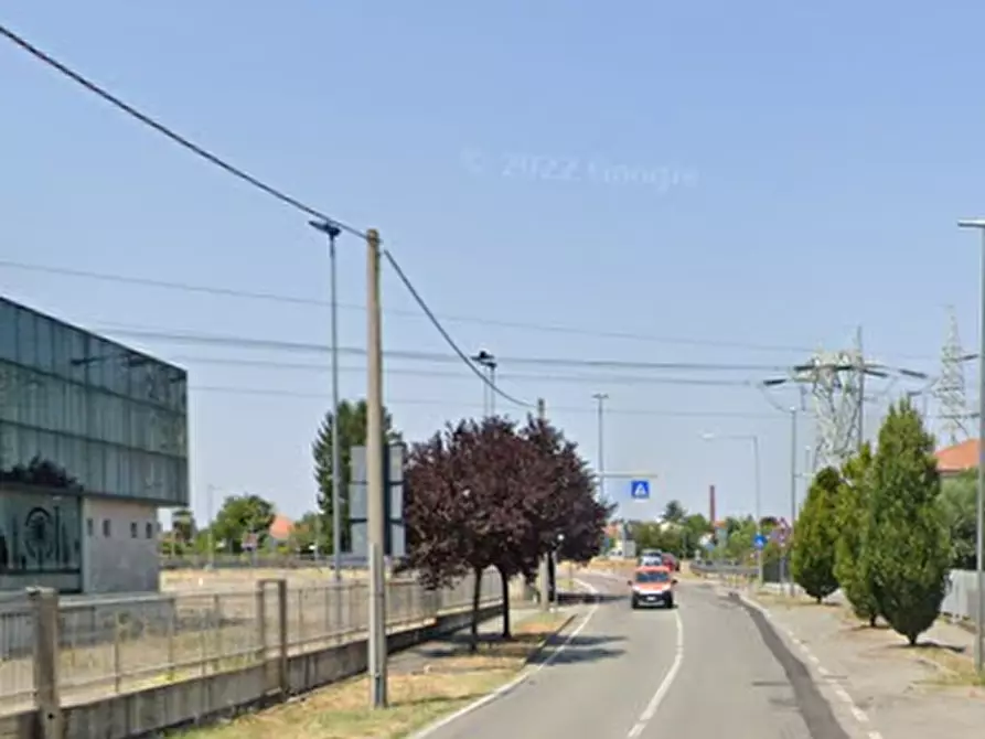 Immagine 21 di Negozio in vendita  in Via Espinasse a Magenta