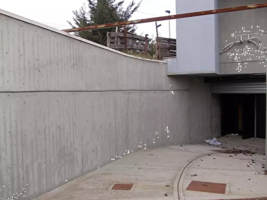 Immagine 27 di Negozio in vendita  in Via Espinasse a Magenta