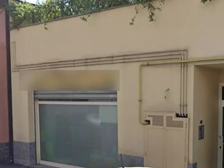 Immagine 7 di Negozio in vendita  in Via Candiani  a Milano