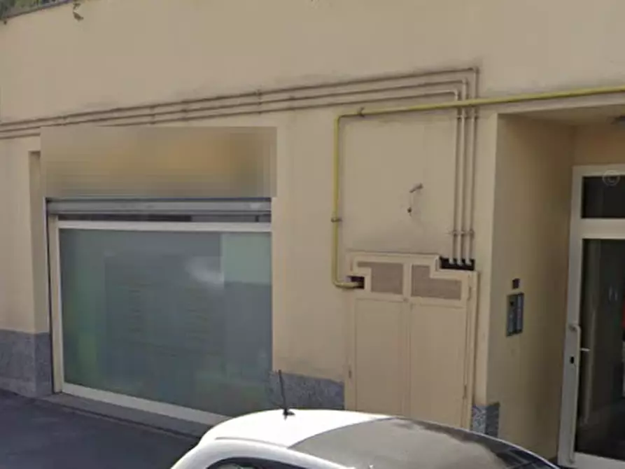 Immagine 8 di Negozio in vendita  in Via Candiani  a Milano