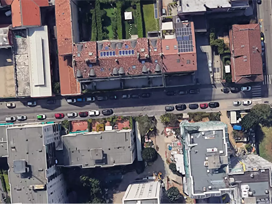 Immagine 16 di Negozio in vendita  in Via Candiani  a Milano