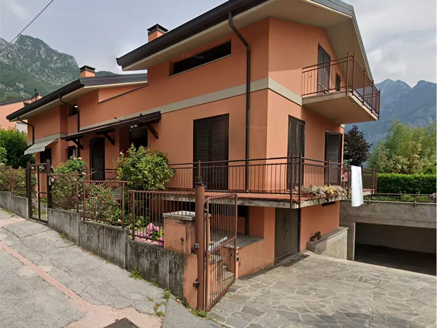 Immagine 5 di Appartamento in vendita  in Via Renzo e Lucia a Valmadrera