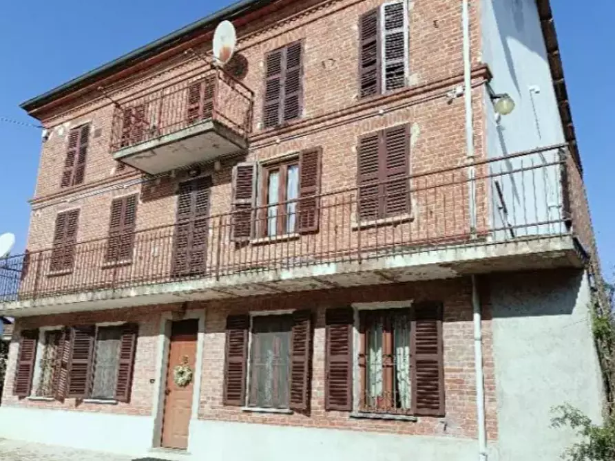 Immagine 3 di Appartamento in vendita  in Via Roma a Cortiglione