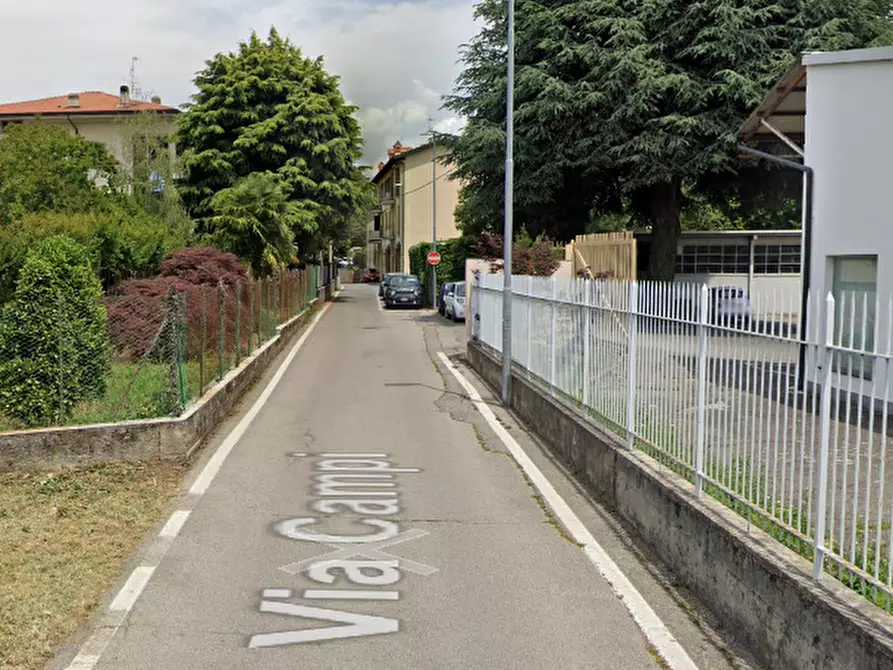 Immagine 8 di Garage in vendita  in Via Campi a Merate