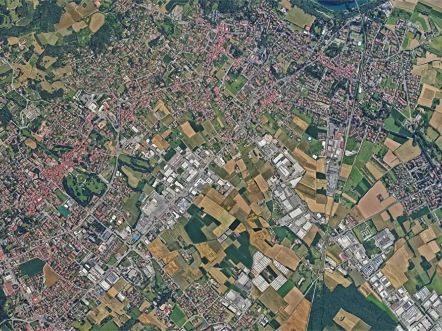 Immagine 11 di Garage in vendita  in Via Campi a Merate