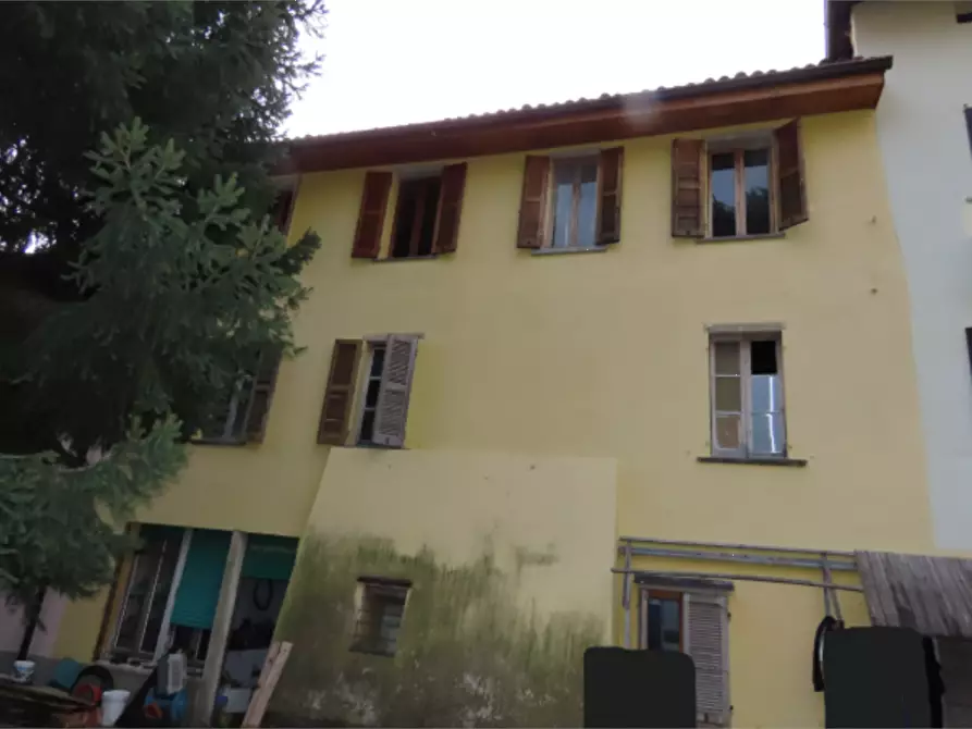 Immagine 1 di Casa indipendente in vendita  in  Via Castello a Calolziocorte