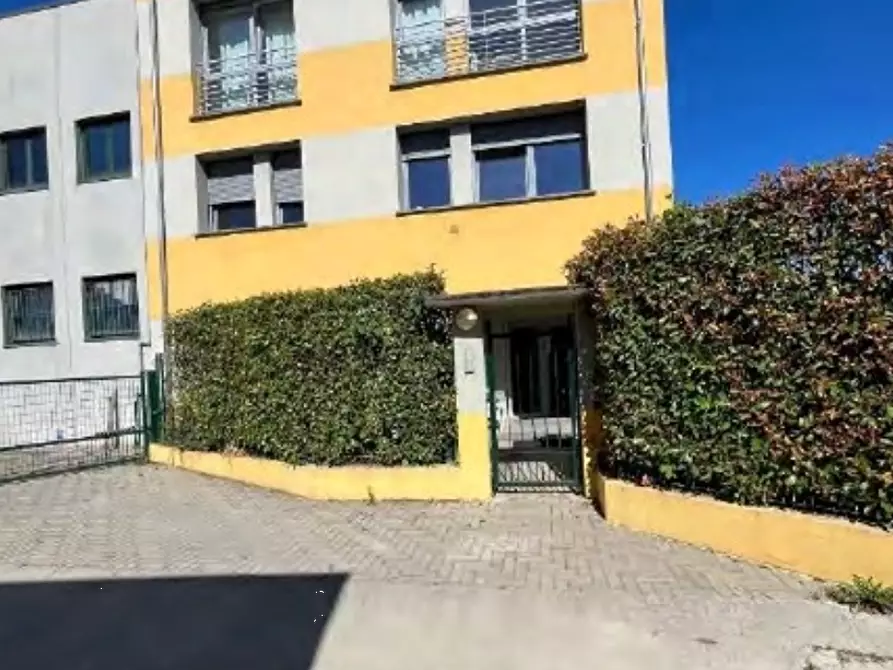 Immagine 2 di Appartamento in vendita  in Via Bergamo a Merate