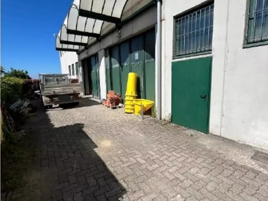 Immagine 6 di Appartamento in vendita  in Via Bergamo a Merate