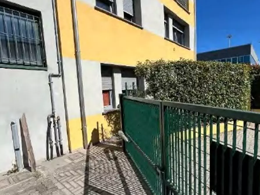 Immagine 7 di Appartamento in vendita  in Via Bergamo a Merate