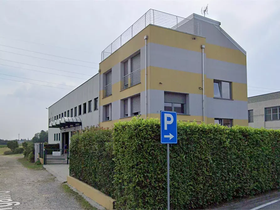 Immagine 13 di Appartamento in vendita  in Via Bergamo a Merate