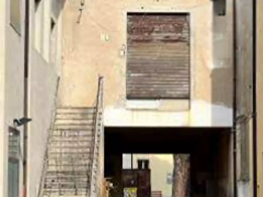 Immagine 1 di Negozio in vendita  in Via di mezzo a Argenta