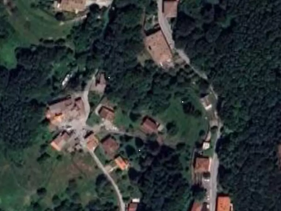 Immagine 17 di Appartamento in vendita  in Via  Bolognese a Pistoia