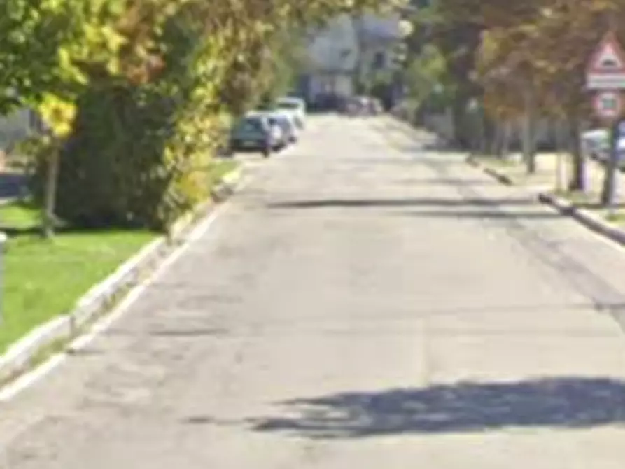 Immagine 5 di Negozio in vendita  in Via Oberdan a Fermignano