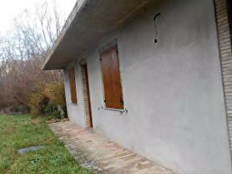 Immagine 2 di Magazzino in vendita  in Via Ca Rio a Tavoleto