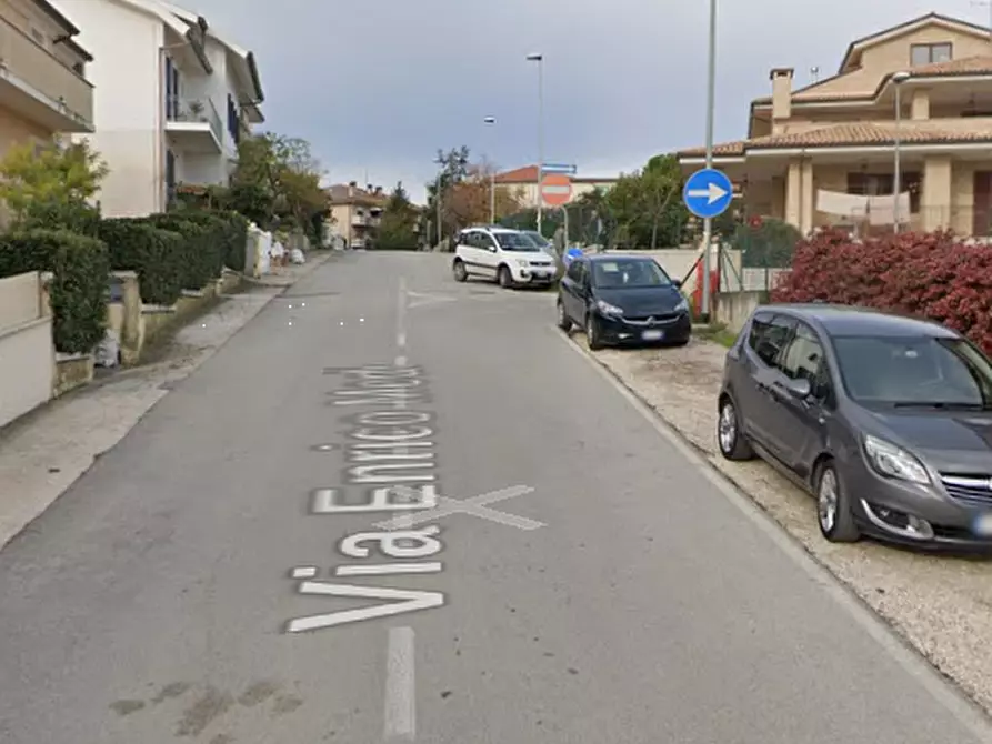 Immagine 8 di Garage in vendita  in Via Medi a Porto San Giorgio