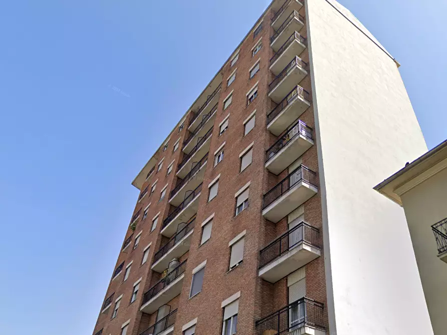 Immagine 11 di Appartamento in vendita  in Viale Tivoli a Alessandria