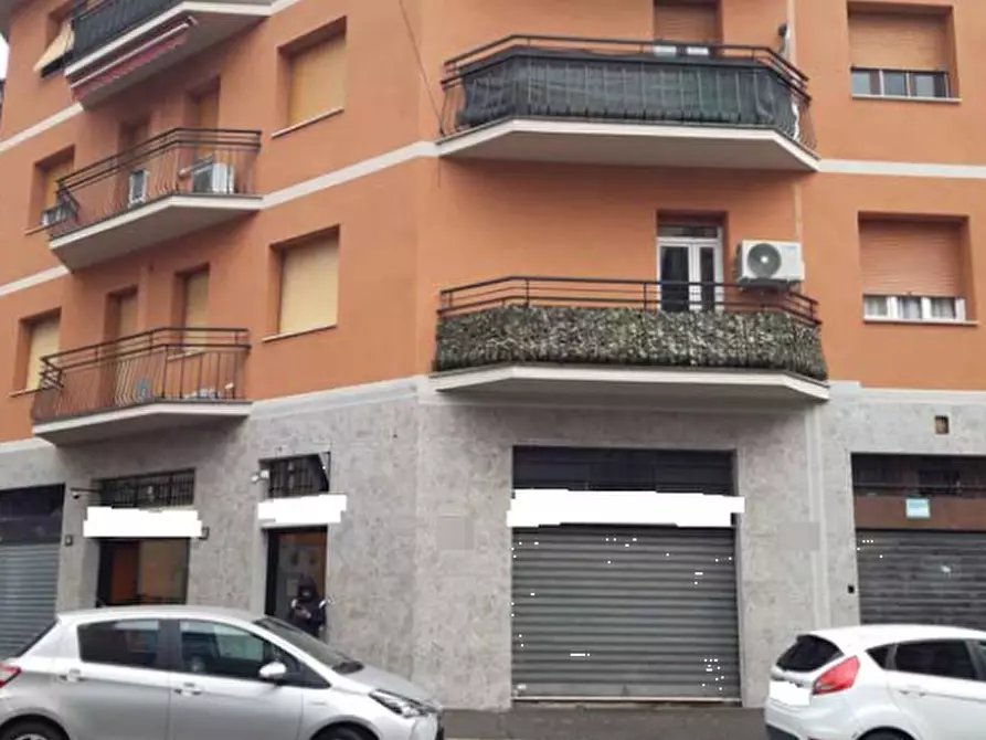 Immagine 1 di Negozio in vendita  in Via Monza a Pioltello