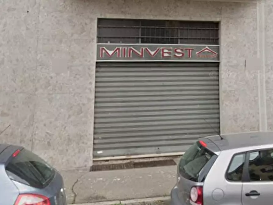 Immagine 14 di Negozio in vendita  in Via Monza a Pioltello
