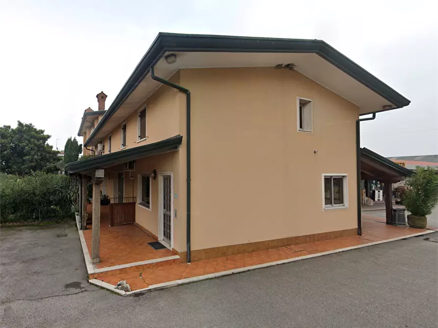 Immagine 6 di Ufficio in vendita  in  Via Triestina a Venezia