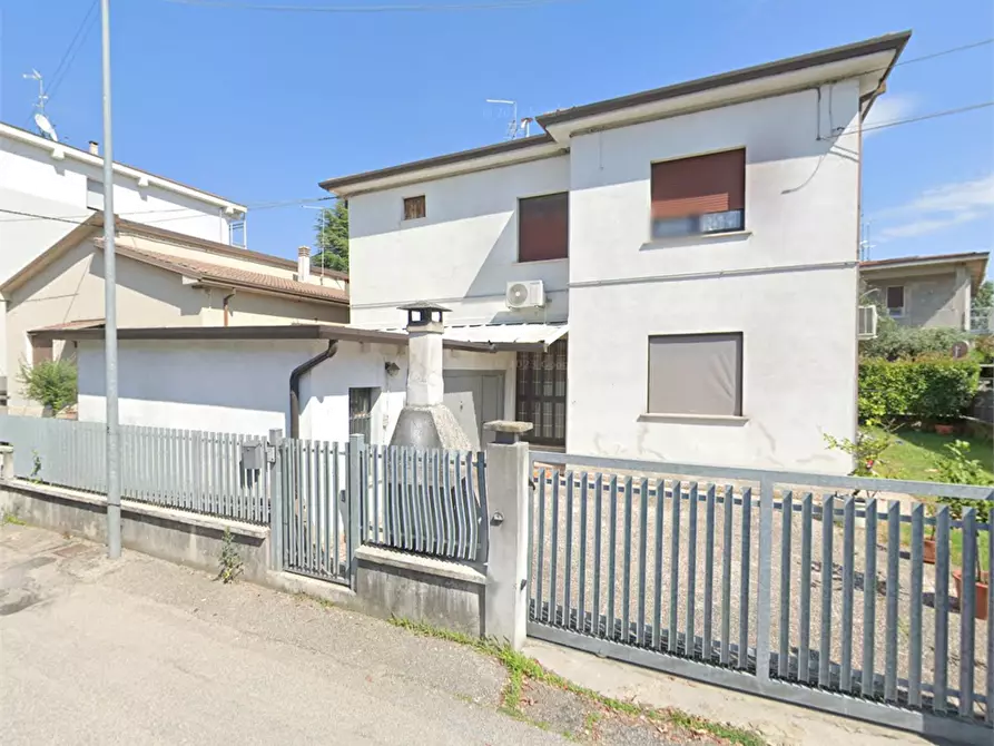 Immagine 3 di Casa indipendente in vendita  in Via Ricamificio a San Giovanni Lupatoto