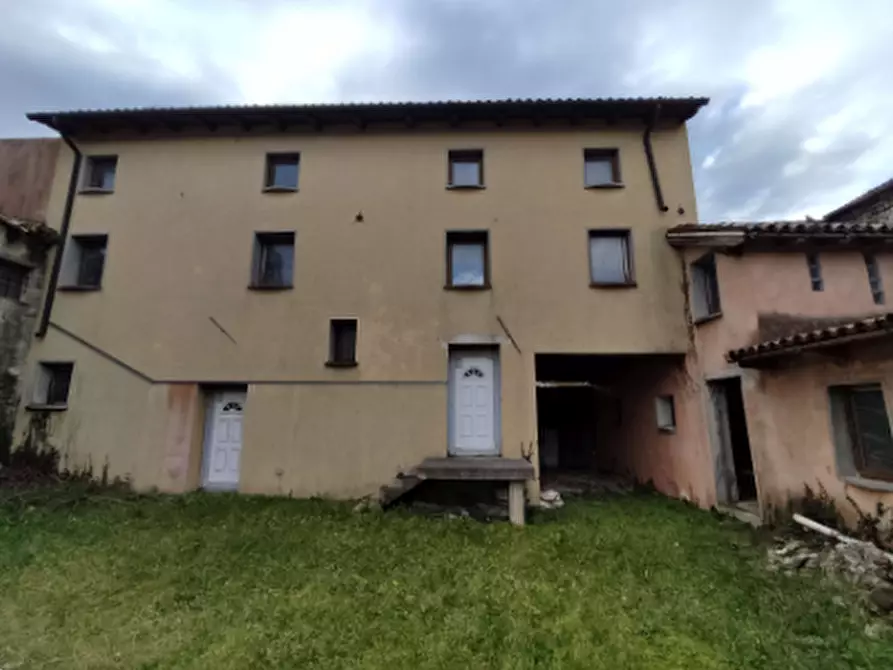 Immagine 1 di Porzione di casa in vendita  in Via Ippolito Nievo a Santa Maria La Longa