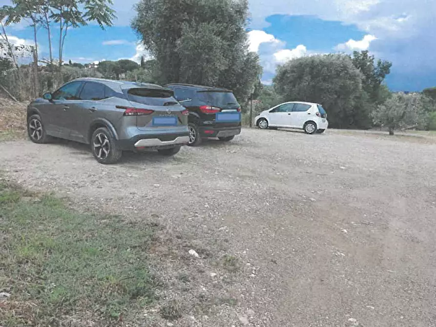 Immagine 3 di Posto auto in vendita  in Via Mortelle  a Carmignano