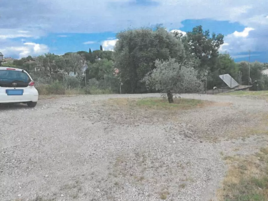 Immagine 5 di Posto auto in vendita  in Via Mortelle  a Carmignano