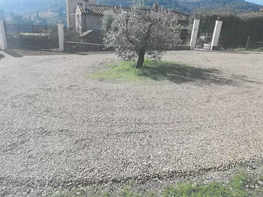 Immagine 7 di Posto auto in vendita  in Via Mortelle  a Carmignano