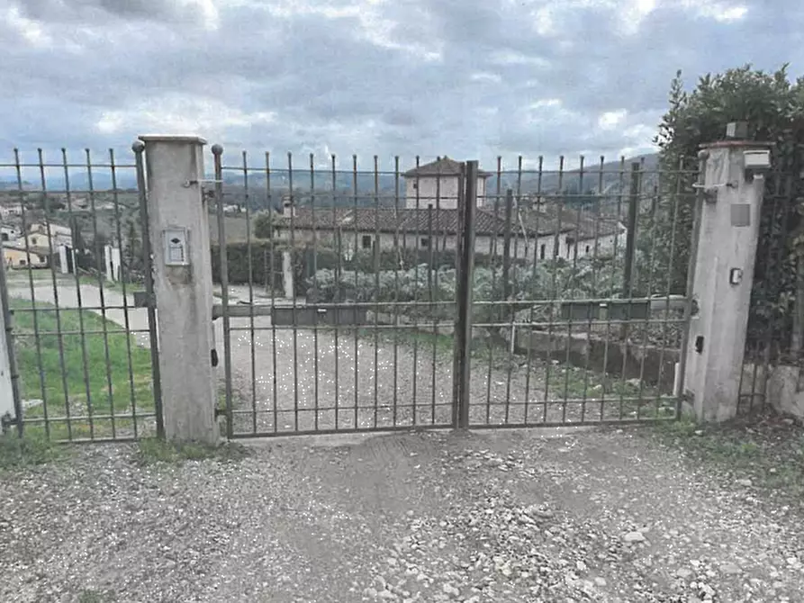 Immagine 9 di Posto auto in vendita  in Via Mortelle  a Carmignano